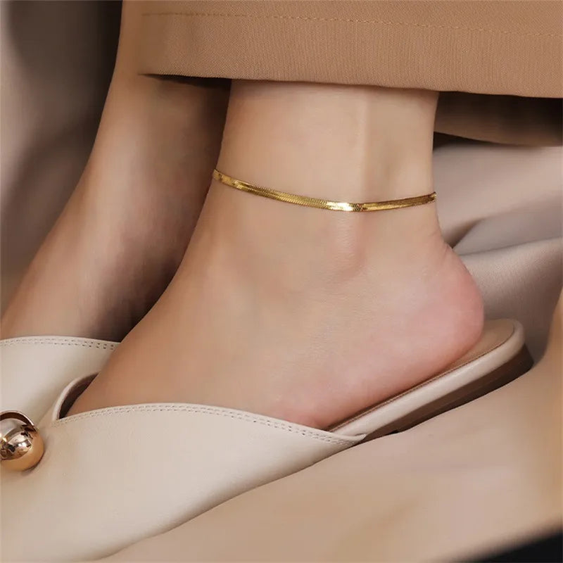 Sleek Gold Chain Anklet