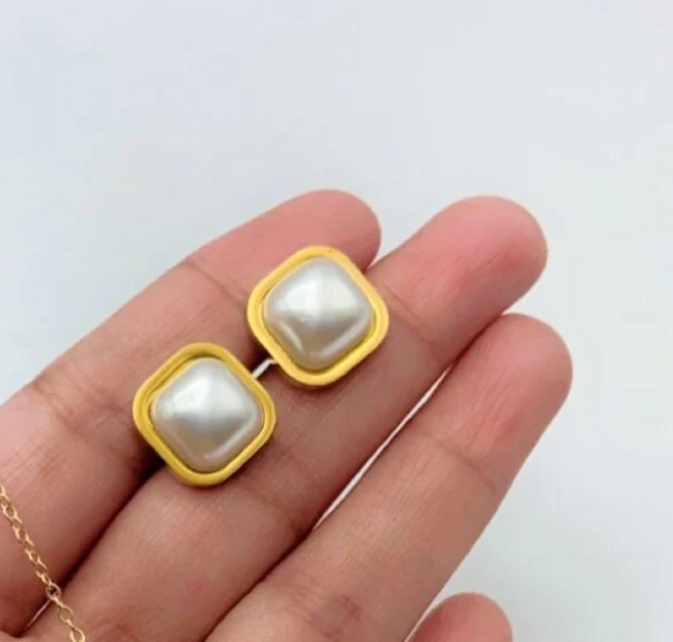Pearl Square Gold Stud Earrings