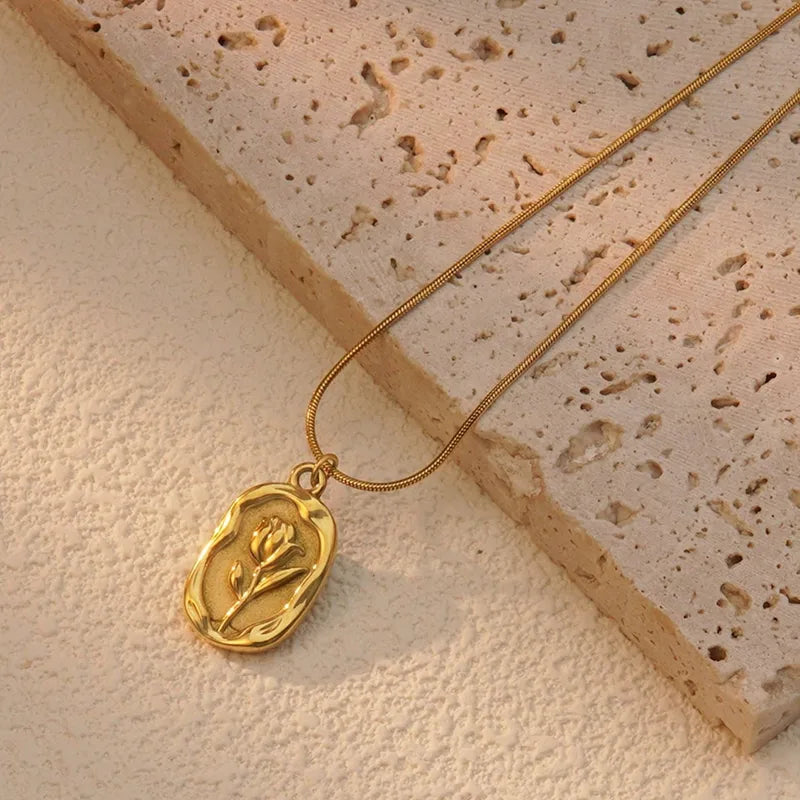 Golden Bloom Engraved Pendant Necklace