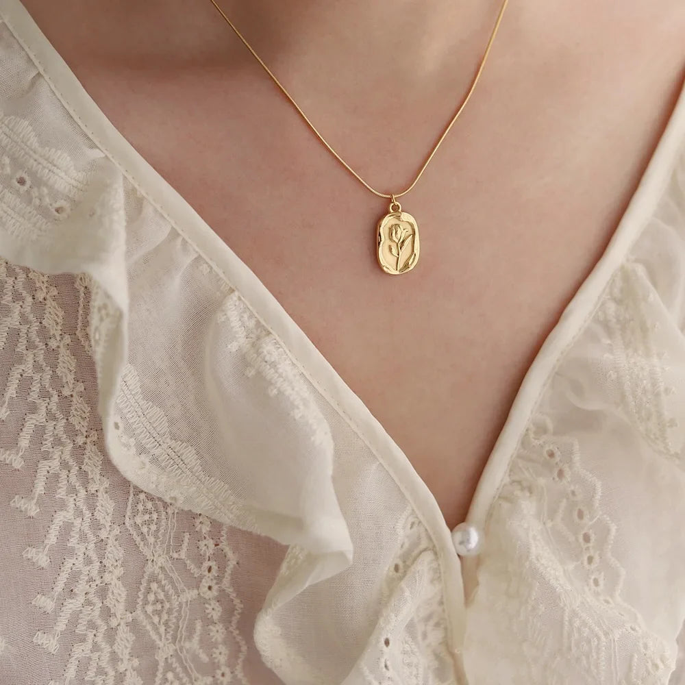 Golden Bloom Engraved Pendant Necklace