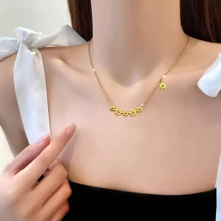 Daisy Bloom Pendant