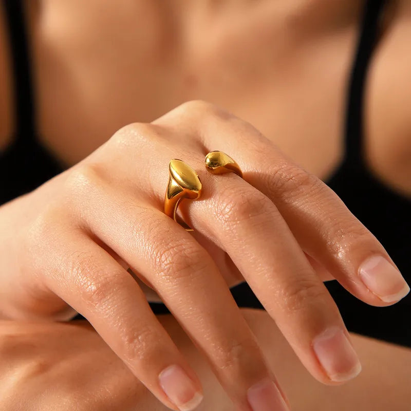 Trinity heart ring set