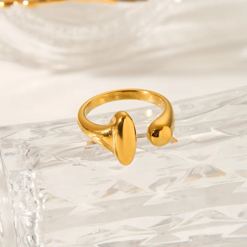 Trinity heart ring set
